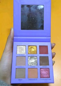 Makeup Revolution × FRIENDS Eyeshadow Palette!