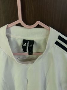 Adidas tshirt