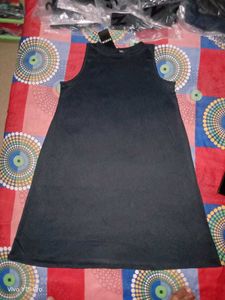 Sleeveless Black Shift Dress