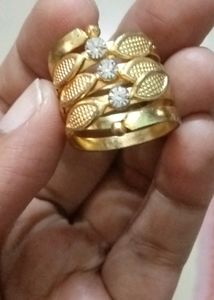 Too Shiny Spiral Finger Golden Ring