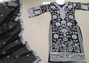 New Stunning Pakistani Embroidered Kurta Set!