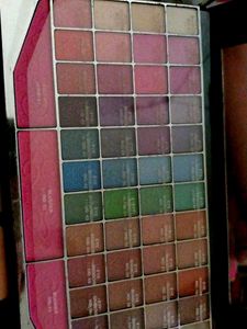 Vintage Makeup Palette - Eyeshadow, Blush, &amp; More!