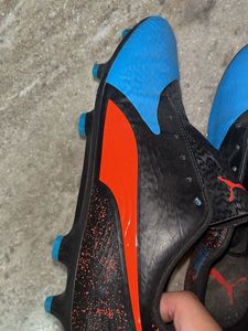 Puma Soccer Cleats - Size 10