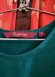 Embroidered Kurta Set (Size-S)