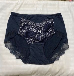 Elegant Lace Detail Panties 30-34