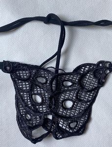 Lace detailed thong