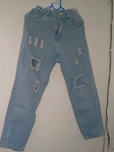 Cute Ripped Denim Jeans