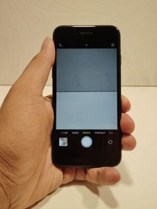 IPHONE SE 2 GENERATION GOOD CONDITION