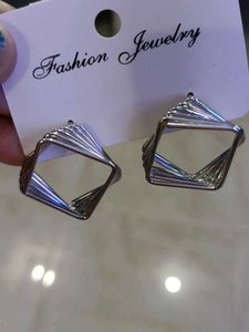 TRENDY EARRINGS