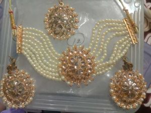 Beautiful Neckpiece With Mang Tikka And Earings