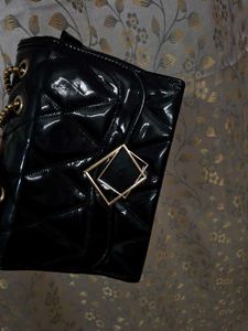 Black sling bag (never used)🌻