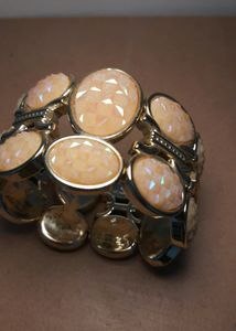 Chunky Bracelet✨️ Off White and Golden