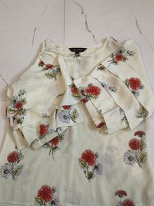 flower printed creamy blouson top