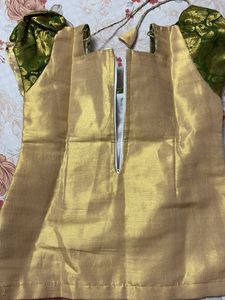 Girls&#39; Traditional Pattu Pavadai Set