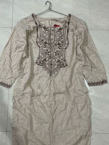 Elegant Embroidered Kurti Perfect for Everyday