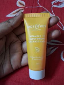 Dot And Key Facewash