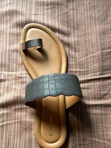 FLAT SANDALS WOMEN KHADIMS NEW WITH TAG