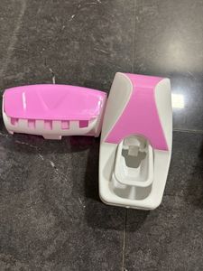 Automatic Toothpaste Squeezing Device
