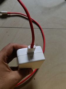 OnePlus Warp Charger with cable