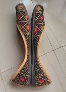 Punjabi Juttis