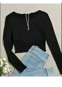 Black Long Sleeve Crop Top With A FREEBIEEEEE😍😍