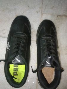 Puma Black Sneakers
