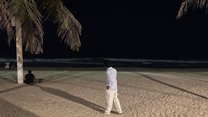 shirt for men light blue by Alan Solly