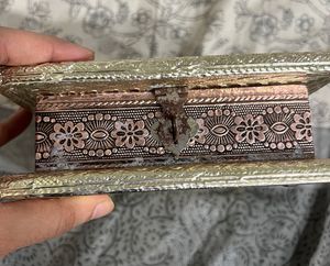 Decorative Showpiece