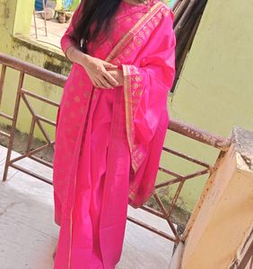 Offer 🎉Gosriki Pink Kurta Set🎉