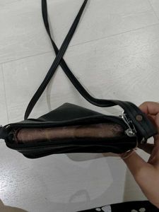 Sling Crods Body Bag Leather WITH Multiple Zips