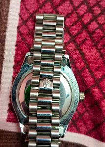 Elegant Silver Wristwatch