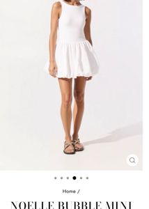 White Sleeveless balloon Dress