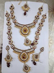 Elegant Indian Jewelry Set