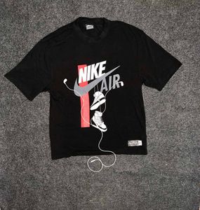 NIKE T-SHIRT