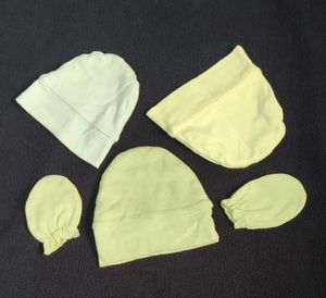 Baby Hat &amp; Mitten Set
