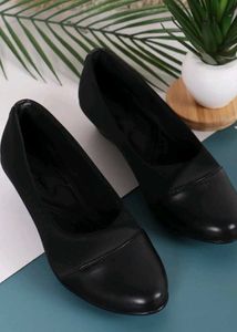 Chic Black Heels with toe comforter