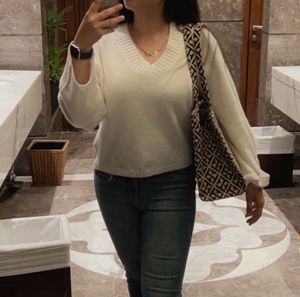 H&amp;m Relaxed Fit White Sweater- Bust 34-38