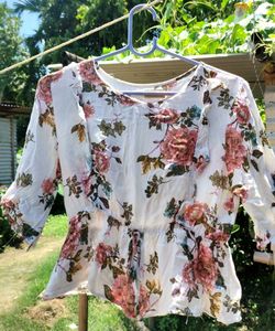Floral White Peplum Top 🌸