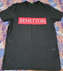 Benetton Graphic Tee