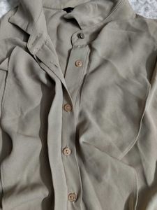 Beige Ruffled buttoned top Size S