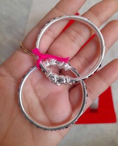 Beautiful Nazariyea Silver Bangles