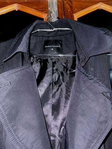 Stylish Black Sleeveless Trench Coat | Elegant & C