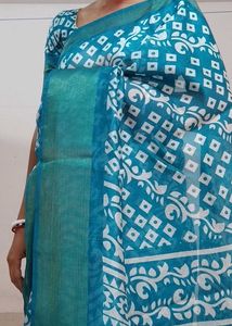 Teal &amp; White Print Saree