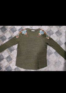 ✅ZARA&#39;s Embroidered Olive Green Top✅