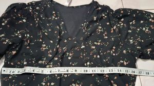 Black Floral Print Crop Top
