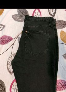 Last Price!!!H&amp;M Ripped Black Wash Jeans