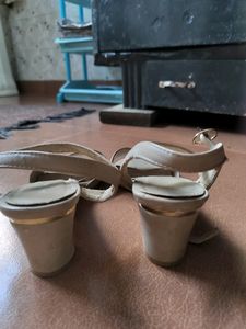 Sandle