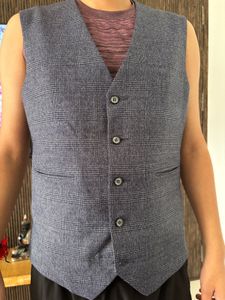 Men&#39;s Gray Suit
