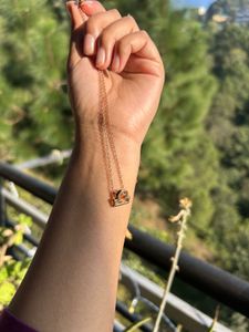 golden libra sign chain