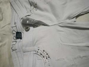 T-shirt And Jeans Capre Set For Girls 👕👖